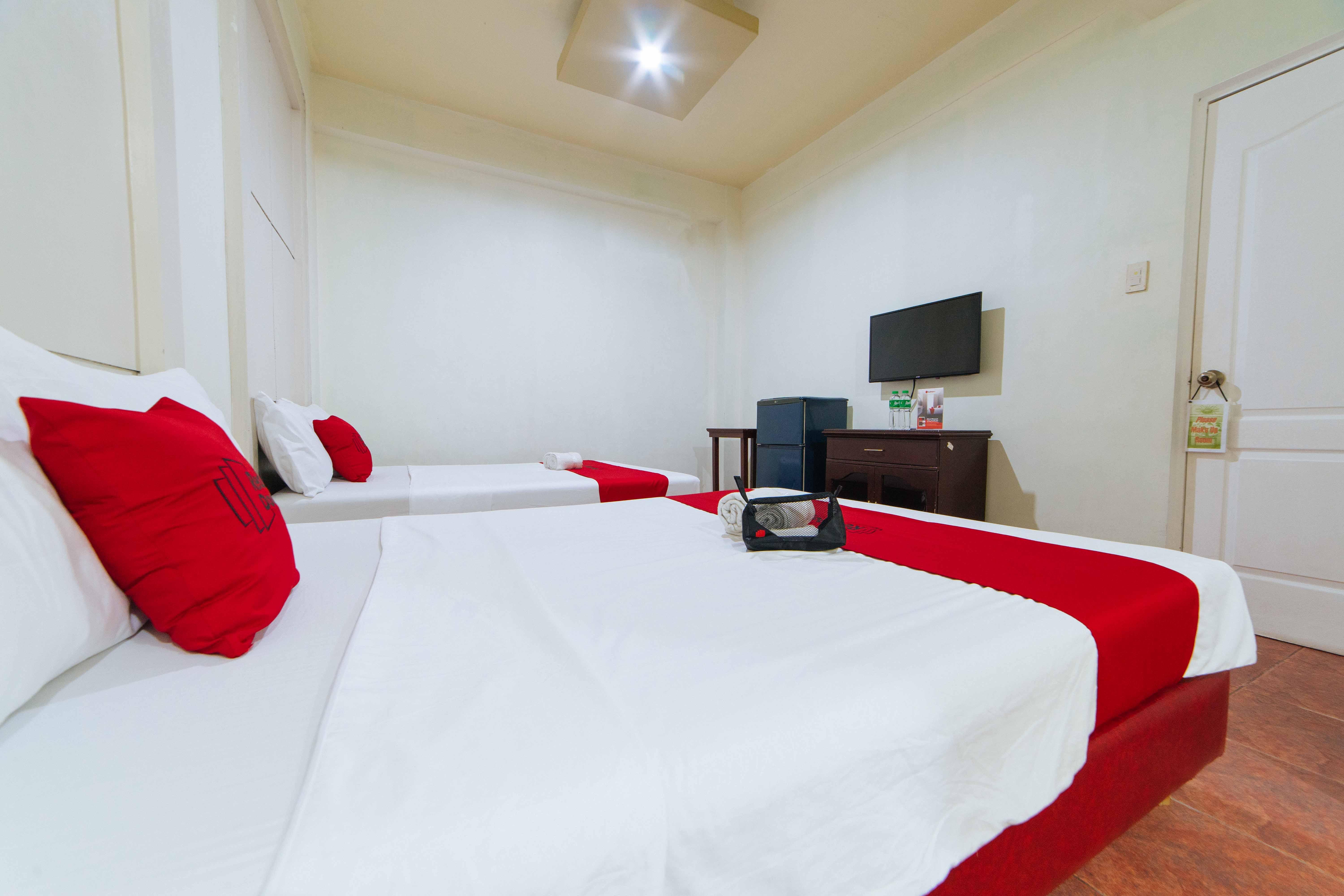 Reddoorz Near Walking Street Angeles City Exterior photo