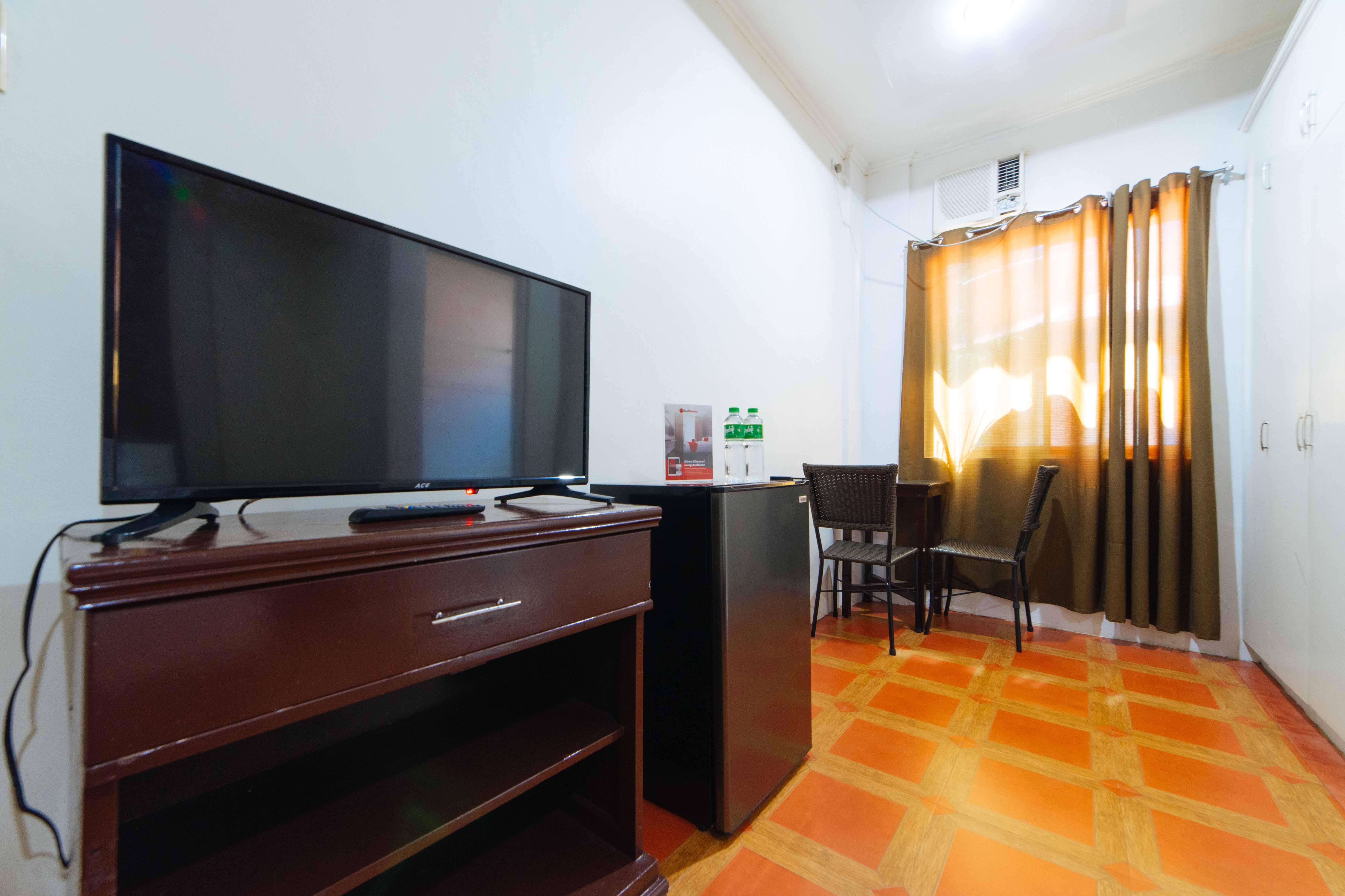 Reddoorz Near Walking Street Angeles City Exterior photo