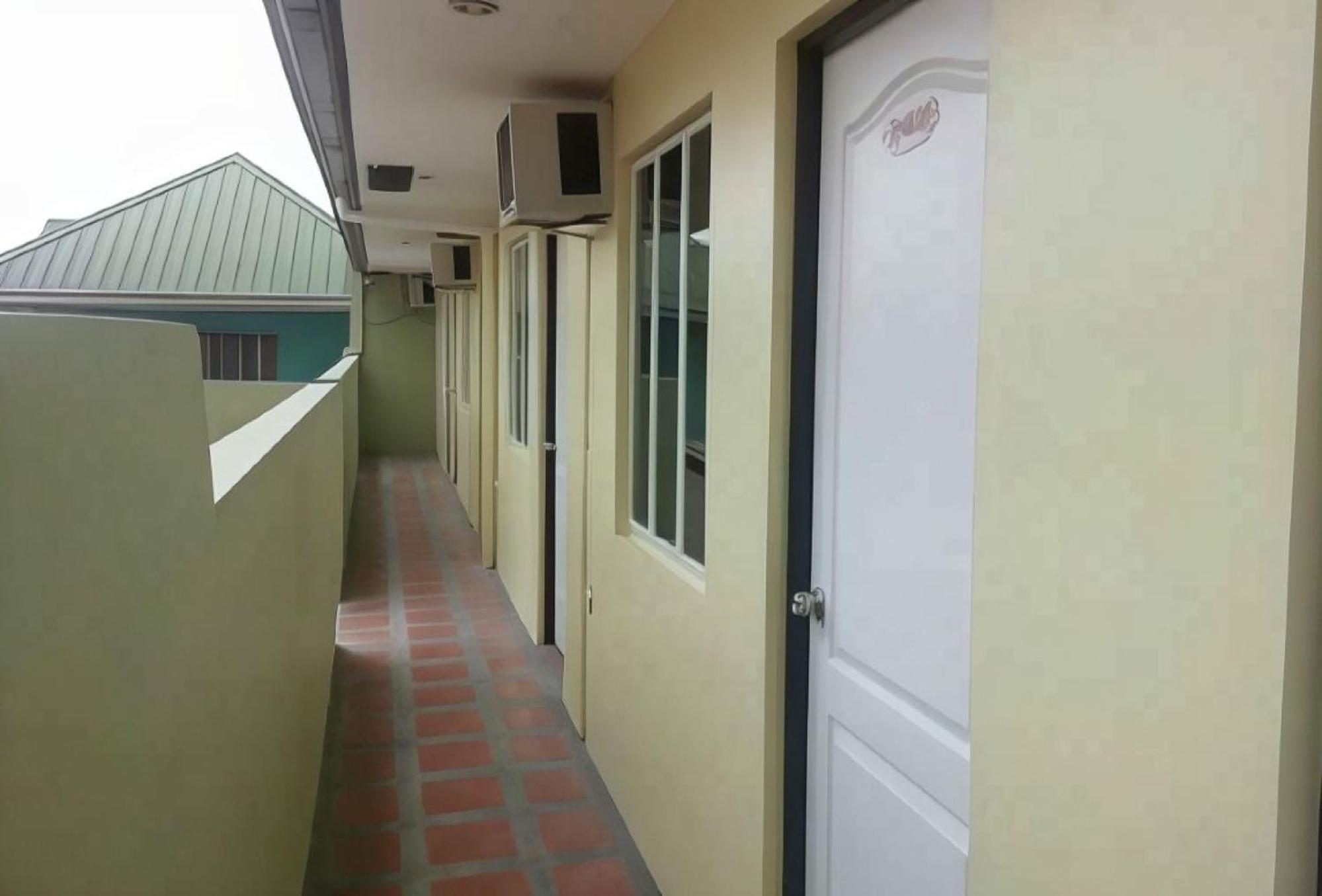 Reddoorz Near Walking Street Angeles City Exterior photo